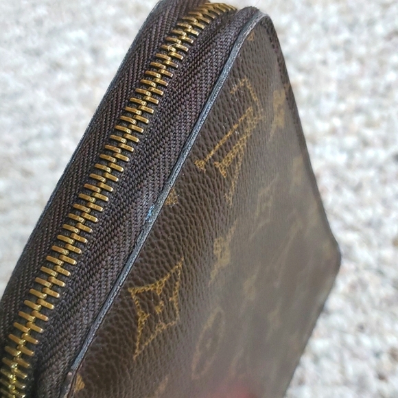 Louis Vuitton Zippy Monogram Wallet - Picture 15 of 16